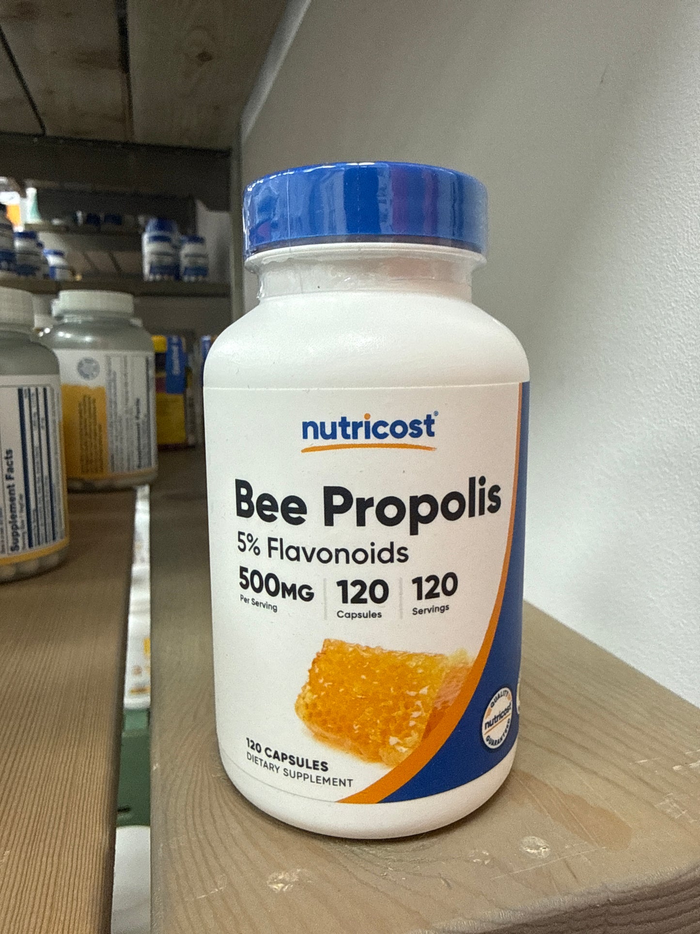Nutricost Bee Propolis (120 Capsules)